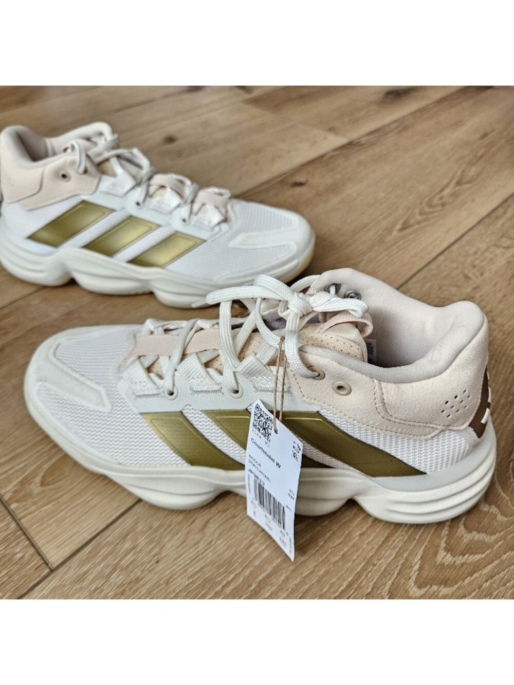 adidas Court Stabil Indoor Womens Size 8 Off White / Gold Low Top Lace Up JP9833